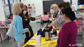 Кафе Vinok открыто в городской библиотеке в Кельне по пятницам