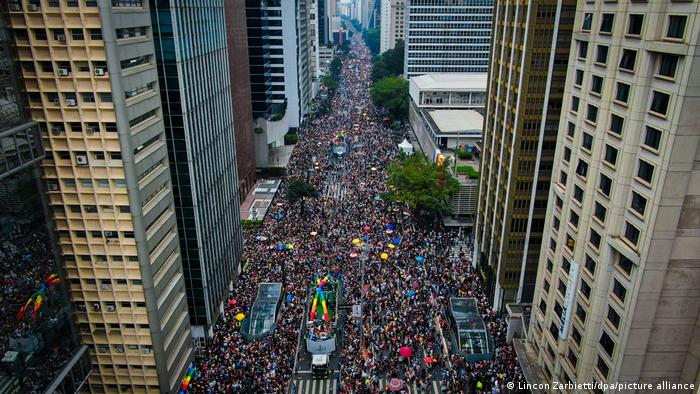 Парад гордости в бразильском городе Сан-Паулу